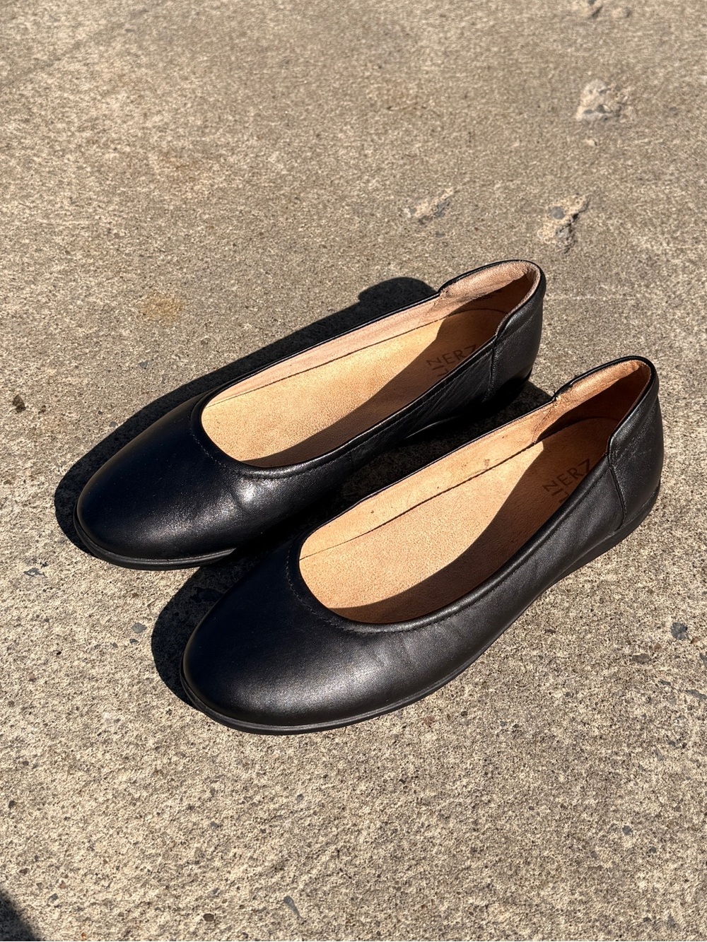 NWOT Naturalizer Women's Black Leather Ballet Flats Size 9